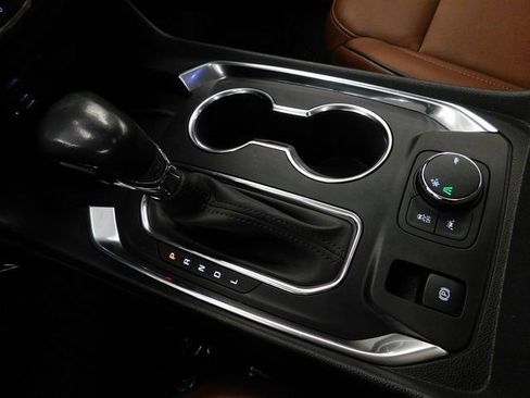 Used 2021 Chevrolet Traverse High Country image 46