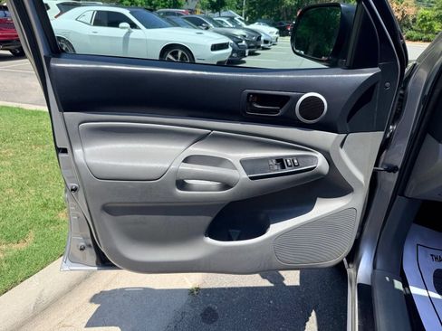 Used 2015 Toyota Tacoma 2WD Access Cab w/ SR5 Package image 19