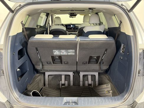 Certified 2025 Kia Carnival SX w/ SX Dark Edition Package FWD image 18