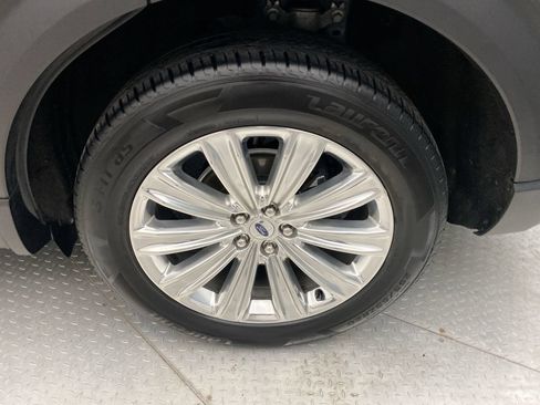 Used 2021 Ford Explorer Limited w/ Equipment Group 301A AWD/4WD image 10