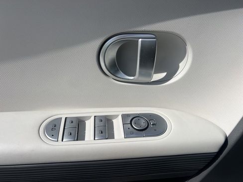 Used 2024 Hyundai Ioniq 5 SE RWD image 31