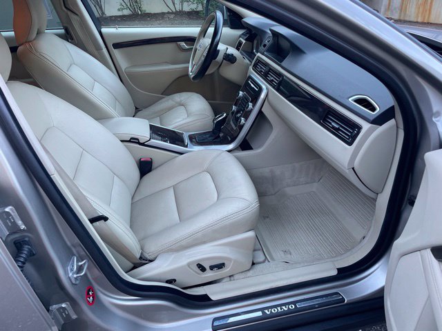 Used 2015 Volvo XC70 T6 AWD/4WD image 12