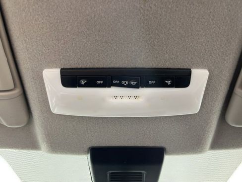 Used 2023 Nissan Kicks SR FWD image 33