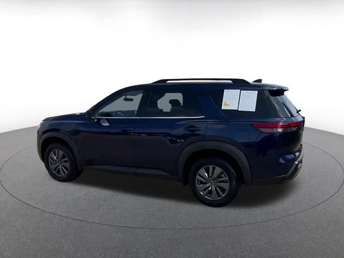 Used 2026 Nissan Pathfinder SV FWD image 10