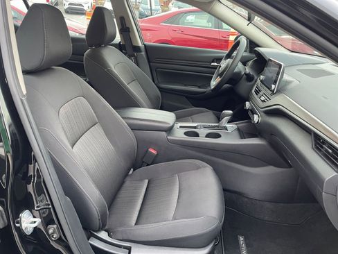 Used 2025 Nissan Altima 2.5 SV image 35