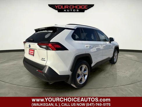 Used 2021 Toyota RAV4 XLE Premium AWD/4WD image 5