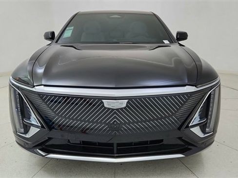 Used 2025 Cadillac Lyriq Luxury image 2