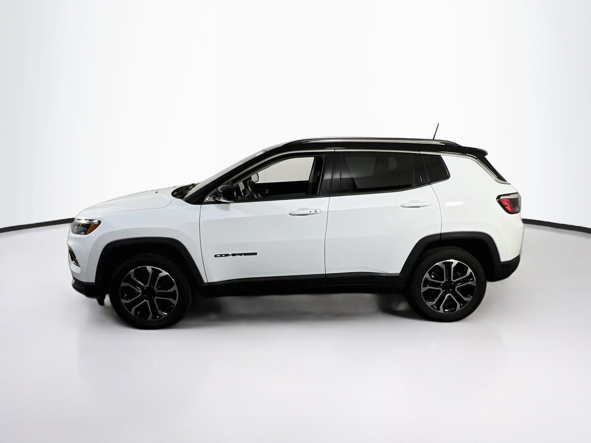 Used 2022 Jeep Compass Limited AWD/4WD image 8