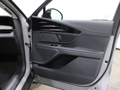 New 2026 Lincoln Nautilus Premier AWD/4WD image 28