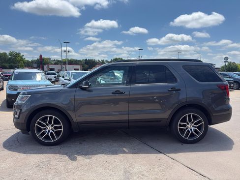 Used 2017 Ford Explorer Sport w/ Equipment Group 401A AWD/4WD image 4