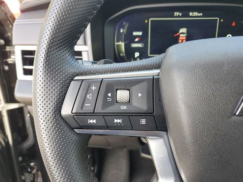 Used 2025 Mitsubishi Outlander SE FWD image 22