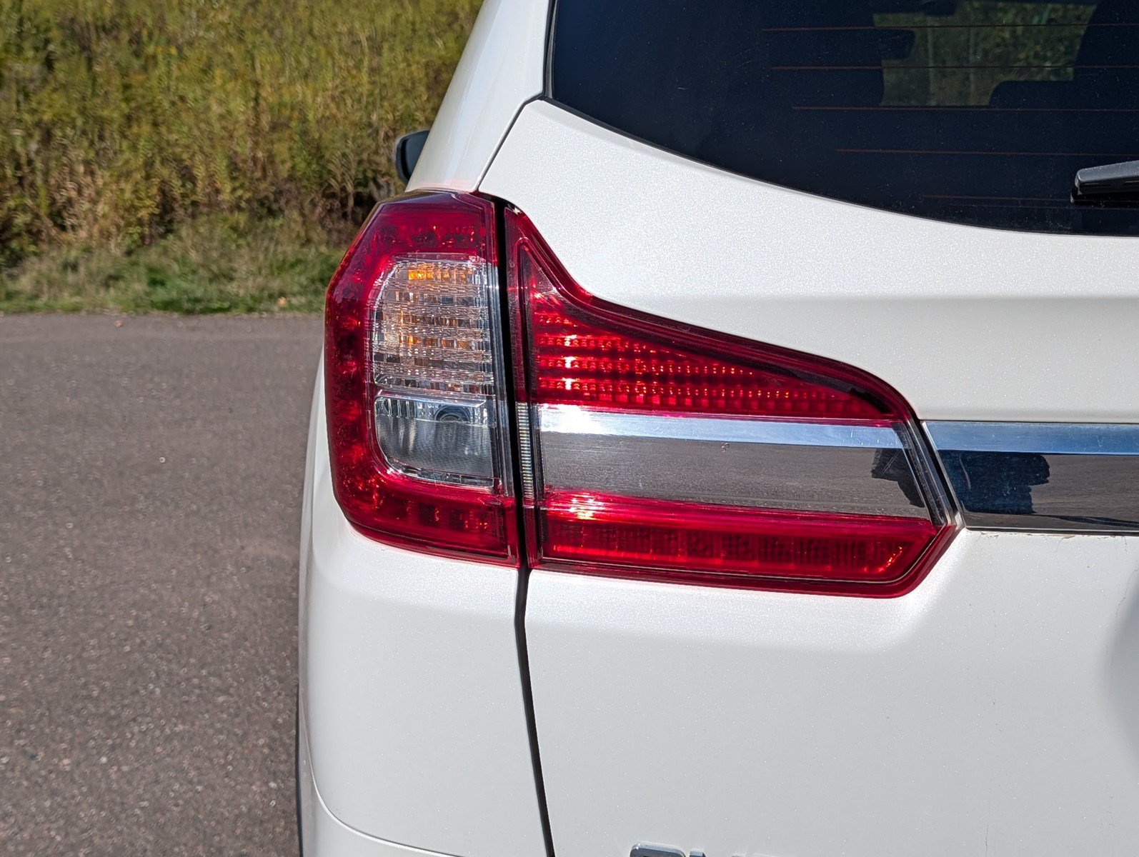 Used 2022 Subaru Ascent Limited AWD/4WD image 17