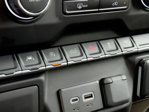 Used 2023 Chevrolet Silverado 1500 Custom RWD image 22