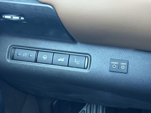 New 2026 Nissan Pathfinder Platinum w/ Lighting Package AWD/4WD image 28