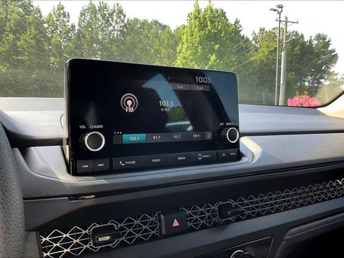 Used 2025 Honda Accord LX image 30