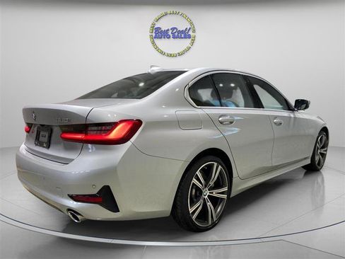 Used 2020 BMW 330i xDrive Sedan w/ Premium Package image 4