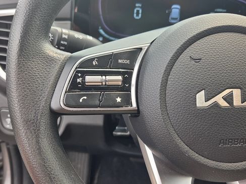 Used 2024 Kia Seltos LX AWD/4WD image 19