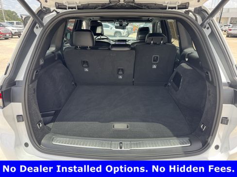 Used 2024 Jeep Grand Cherokee Overland w/ Luxury Tech Group IV AWD/4WD image 28