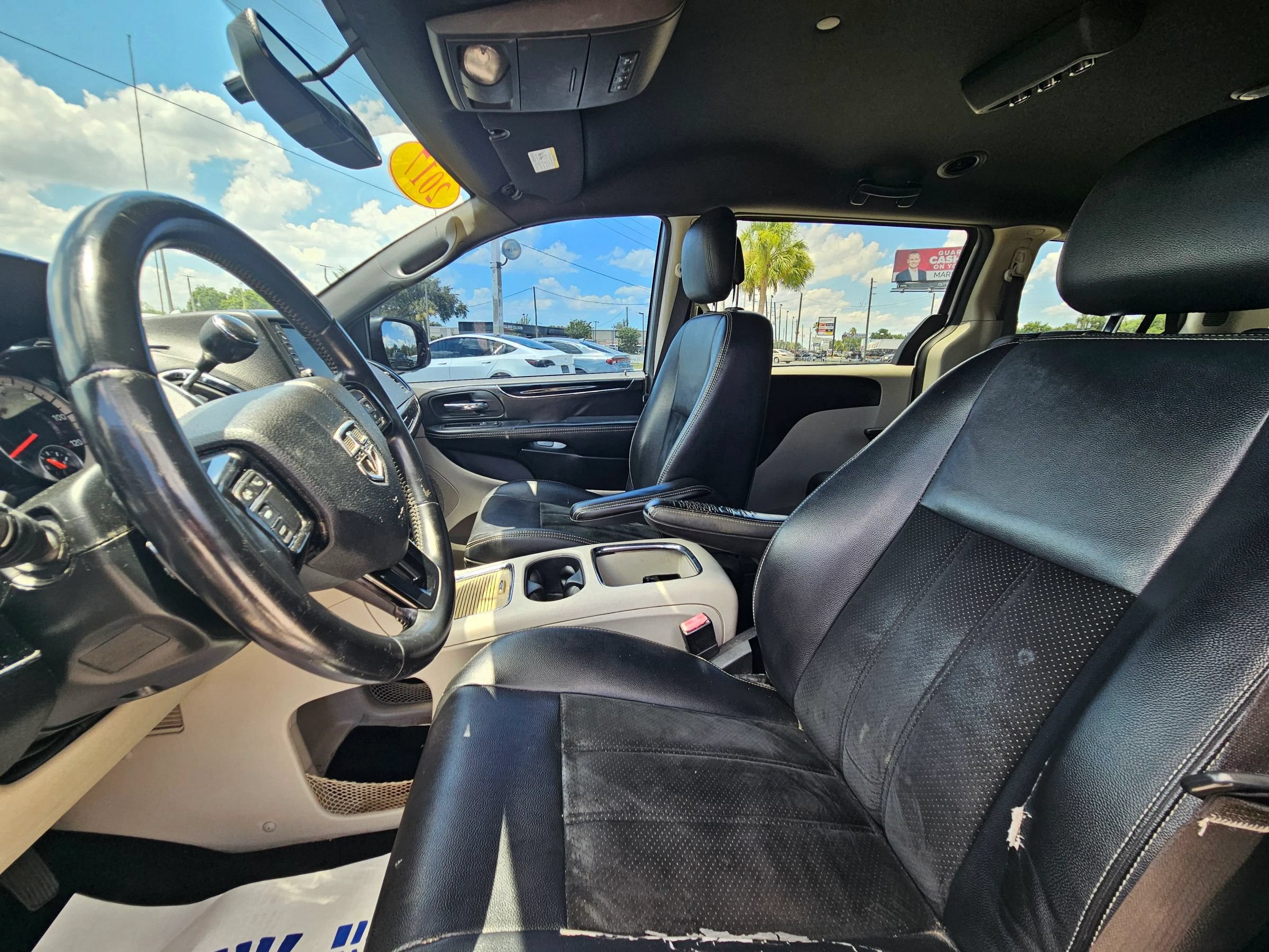 Used 2017 Dodge Grand Caravan SXT FWD image 17