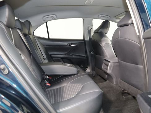 Used 2020 Toyota Camry SE image 11