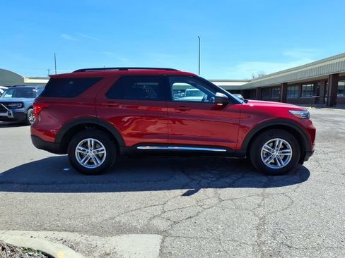 Used 2024 Ford Explorer XLT w/ Equipment Group 202A AWD/4WD image 6