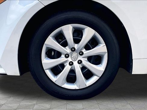 Used 2025 Toyota Corolla LE FWD image 11