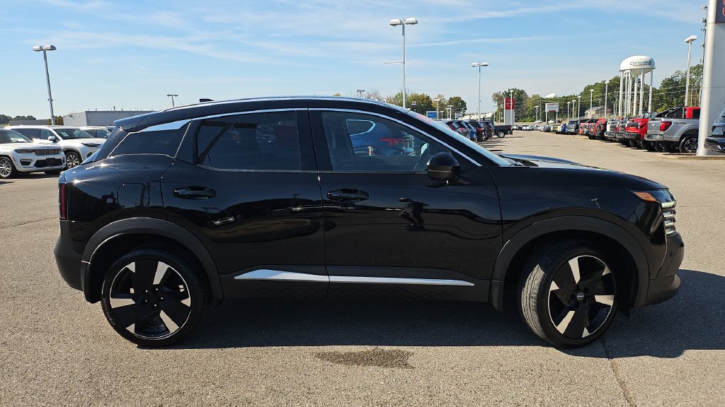 Used 2026 Nissan Kicks SR FWD image 2