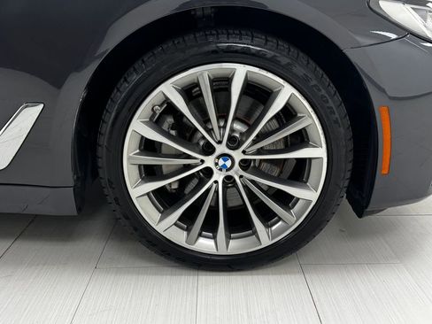 Used 2022 BMW 530i xDrive w/ Convenience Package image 40