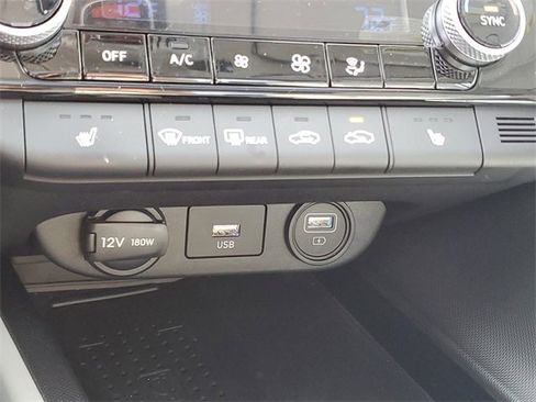 Used 2023 Hyundai Elantra Limited image 31