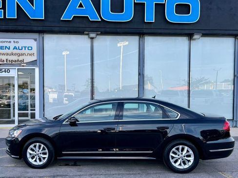 Used 2017 Volkswagen Passat 1.8T S FWD image 2