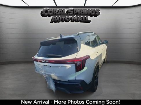 Certified 2025 Kia Seltos S FWD image 2