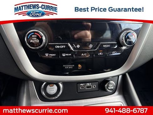 Used 2024 Nissan Murano SV w/ SV Midnight Edition Package image 18