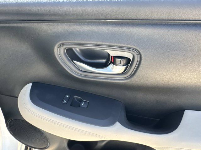 Certified 2025 Honda HR-V LX image 14