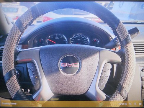 Used 2011 GMC Yukon XL SLT w/ SLT-2 Equipment Package AWD/4WD image 19