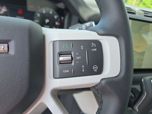Certified 2025 Land Rover Defender 110 S AWD/4WD image 29