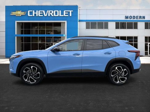 Used 2024 Chevrolet Trax RS w/ Sunroof Package image 2