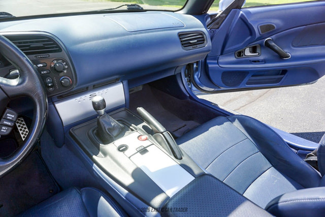 Used 2004 Honda S2000 image 38