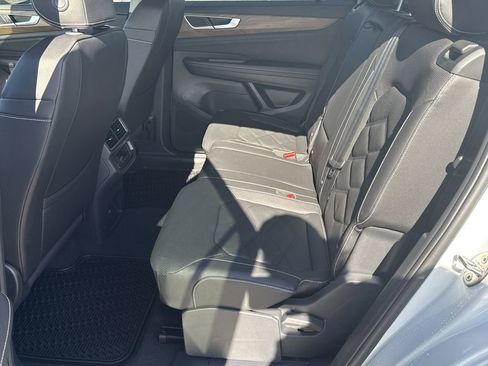 New 2026 Volkswagen Atlas SE FWD image 24