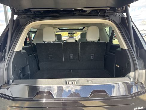 Certified 2025 Ford Expedition Max Platinum w/ Driver's Package AWD/4WD image 46