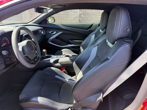Used 2019 Chevrolet Camaro SS RWD image 11