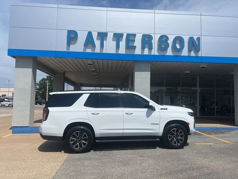 Used 2022 Chevrolet Tahoe Z71 w/ Luxury Package AWD/4WD image 1