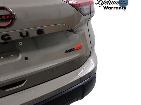 Used 2025 Nissan Rogue SV w/ Rock Creek Premium Package image 34