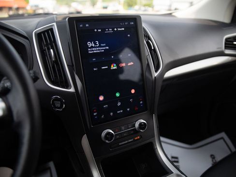 Used 2024 Ford Edge SEL image 14