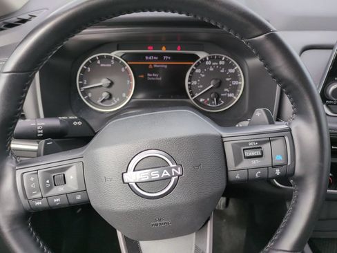 Used 2025 Nissan Rogue SV FWD image 9