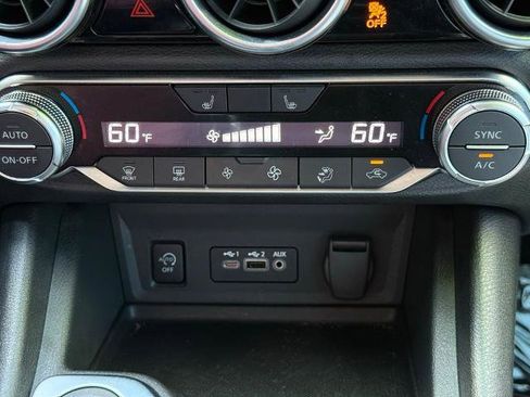 Used 2025 Nissan Sentra SR w/ Midnight Edition FWD image 28