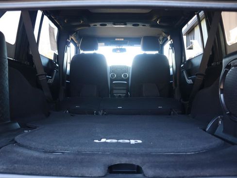 Used 2014 Jeep Wrangler Unlimited Rubicon w/ Connectivity Group AWD/4WD image 50