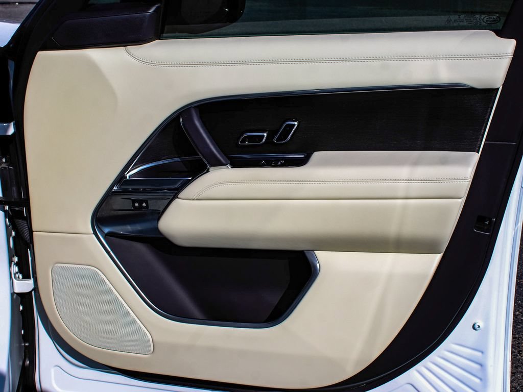 Used 2023 Land Rover Range Rover SE AWD/4WD image 13