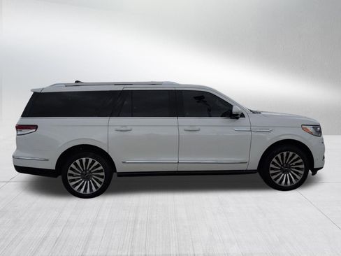 Used 2022 Lincoln Navigator L Reserve image 7