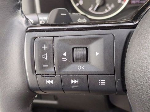 Used 2023 Nissan Rogue SV w/ SV Premium B Package image 25