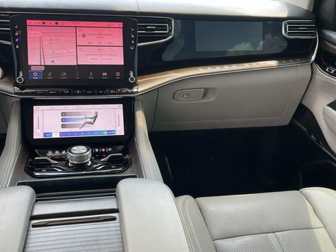 Used 2022 Jeep Grand Wagoneer Series I AWD/4WD image 14